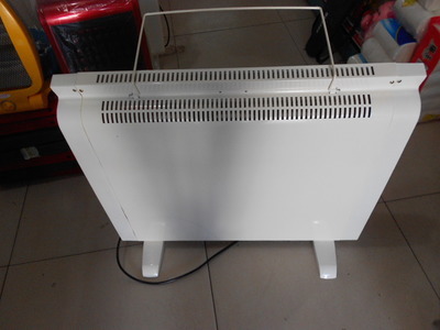 扬子浴两用对流式电暖器 冬季家居温暖与卫浴干爽的守护者